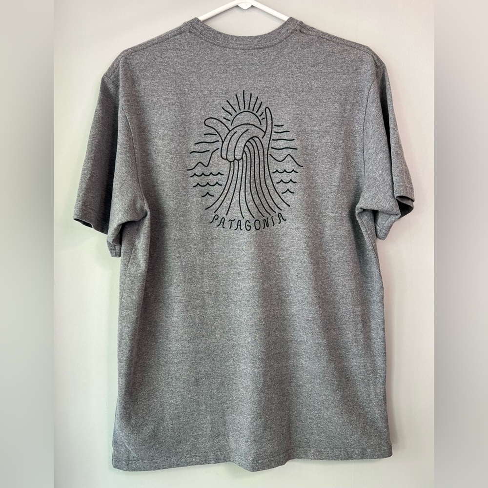 Patagonia Shaka Wave Responsibili-T-Shirt Gray Graphic Men’s Medium
